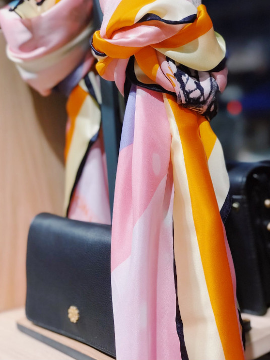 wholesale silk scarf_meitu_1.jpg