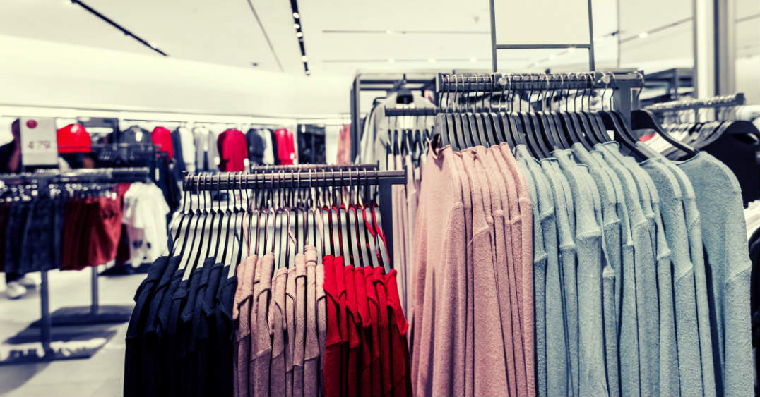 wholesale clothing manufacturers_meitu_3.jpg